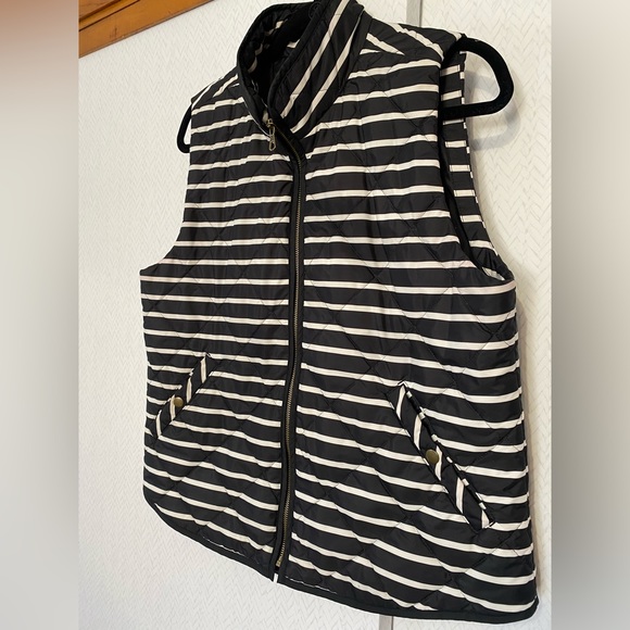 Quilted Striped Gap Vest - Picture 2 of 7
